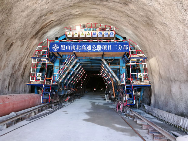 Странци под лупом лекара: Здравствени радници у Црној Гори надзиру 1.084 путника из Кине, Италије и Јапана због вируса корона